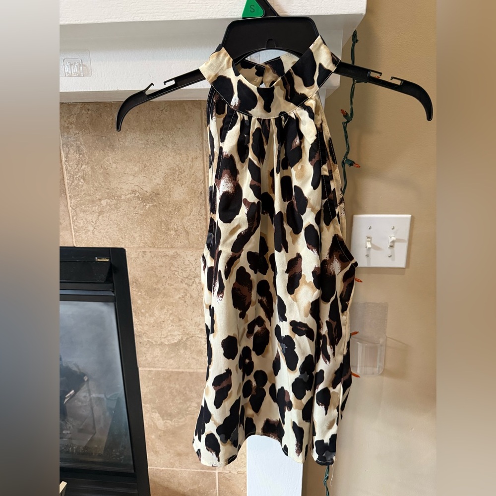 Leopard Print Sleeveless Top